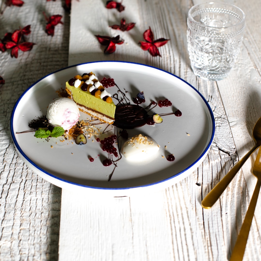 Avocado - Kokoskuchen mit Kokos Heidelbeereis